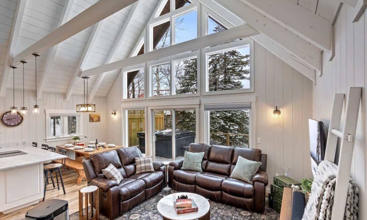 Rangeley House | Hot Tub | Game Room | Mountain Views | Sleeps 10