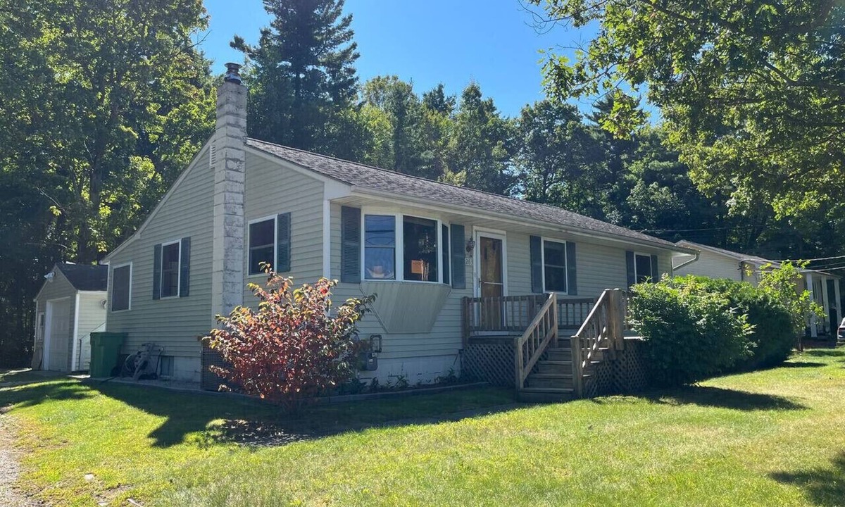 Malletts Bay House | Hot Tub Retreat Near Lake Champlain & Burlington