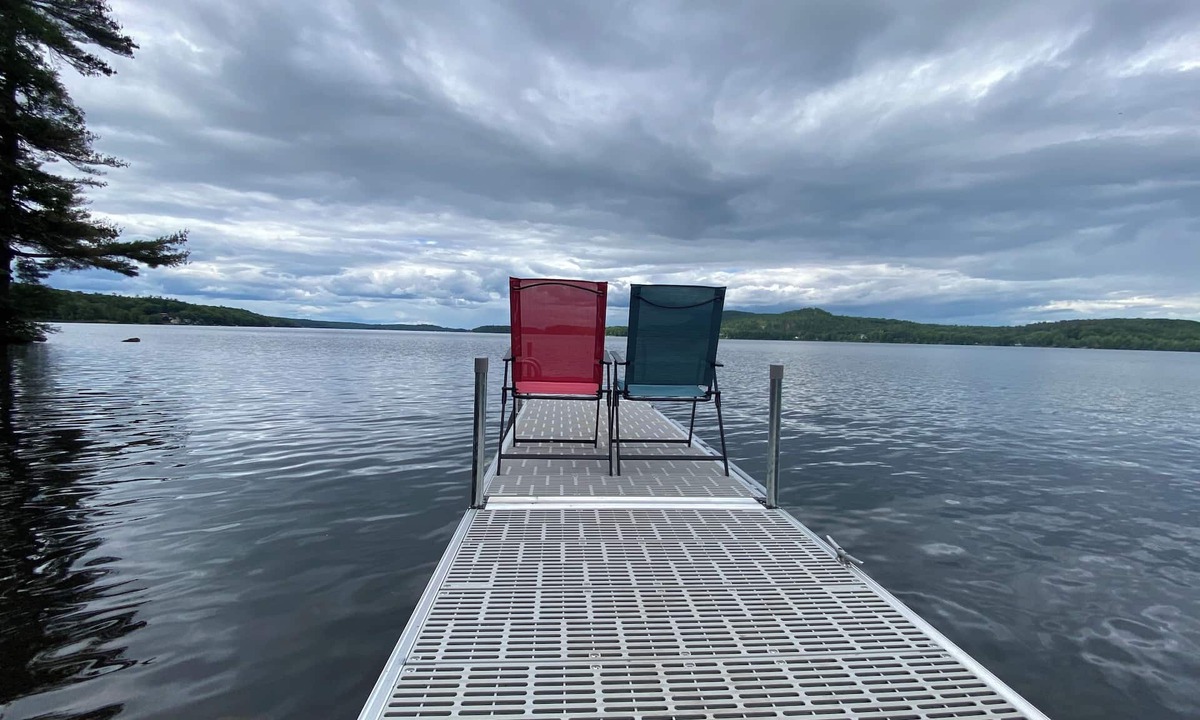 Sabattus House | House + Boat. Remodeled. Waterfront, Fantastic View. No cleaning fees.