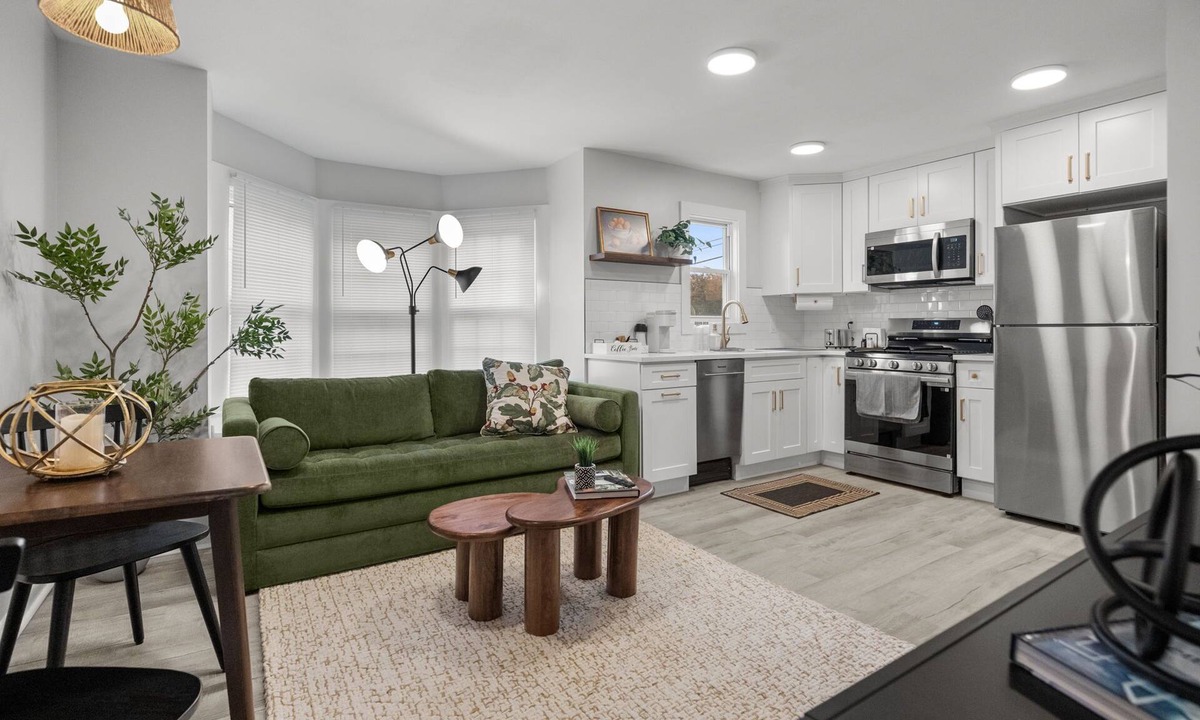 Fairfield House | House in Clinton, CT - Breeze Unit - Charming Furnished Boutique 1BR