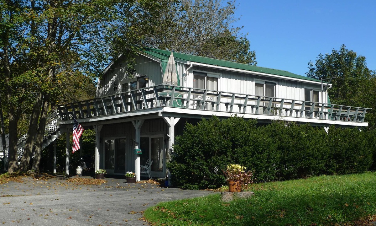 Boothbay Harbor Apartment | Hove To - Downstairs - Close to Downtown Boothbay Harbor!