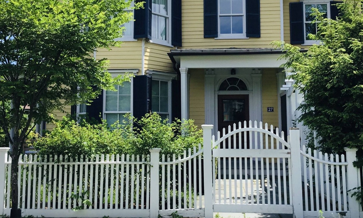 Rhinebeck Village Business District House | Hudson Valley Getaway