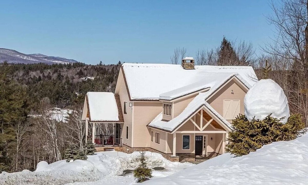 Stratton Mountain House | Huge Game Room, On Stratton, Views of Bromley, VIP parking, Immaculate