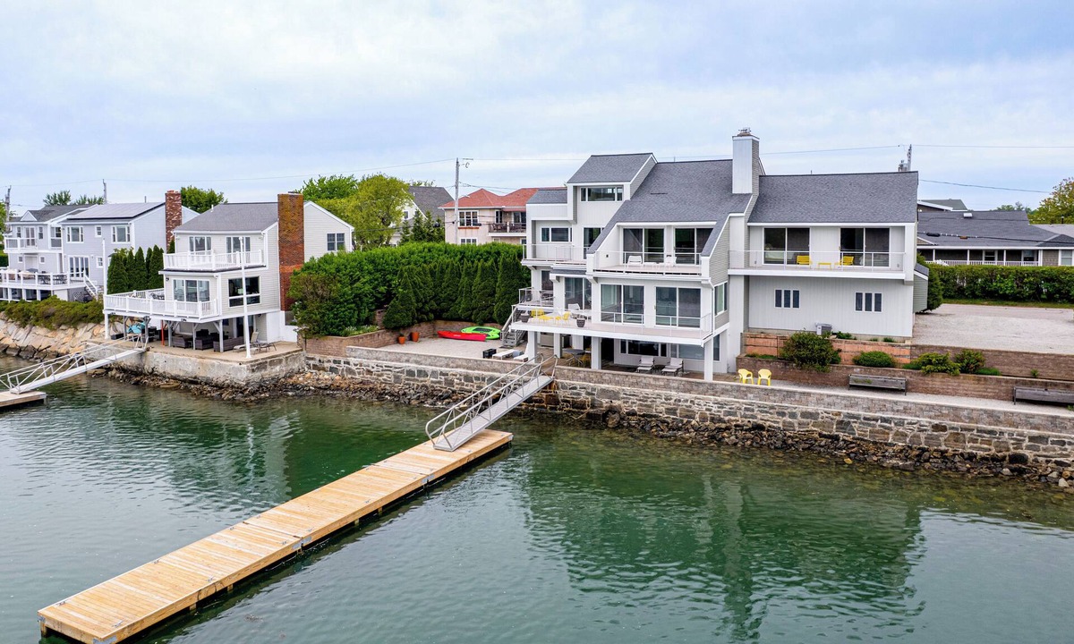 Hull House | Hull Bay Waterfront Home: Private Dock & Apartment