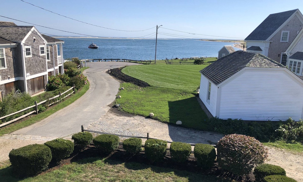 Chatham House | Ideal Chatham Location. Waterview, Beach, Walk to Town,Great Views,4 Bedroom,AC