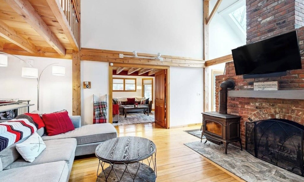 Wilmington House | Idyllic lodge on 16-acres with fire pit & amazing views of Mt Snow- near skiing