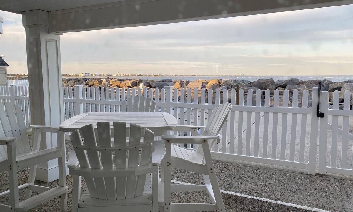 Goshen Condo | Immaculate Oceanfront Condo