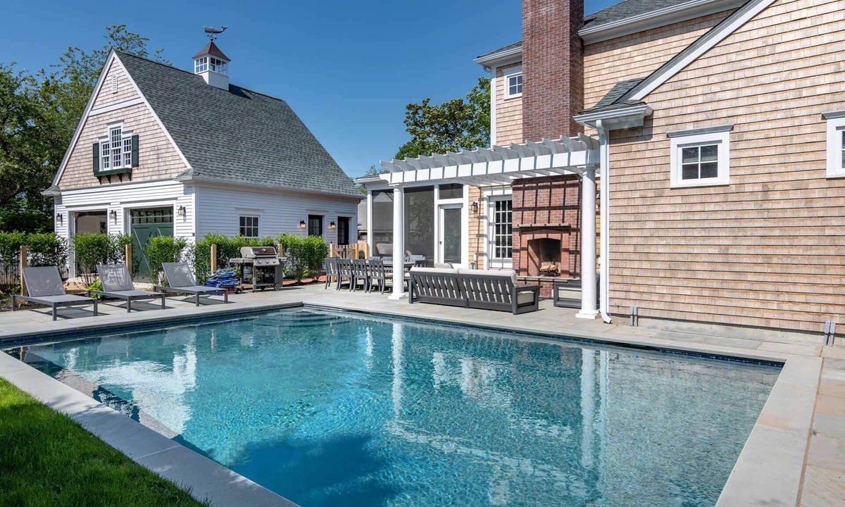 Edgartown House | In-Town Modern Colonial Compound With Pool
