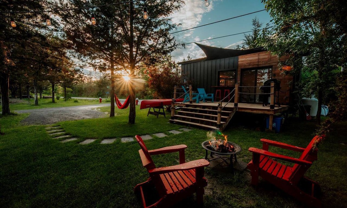 Tyendinaga Mohawk Territory Cabin | Incredible Tiny House with Fireplace, Fire Pit and Pizza Oven in Deseronto, Ontario