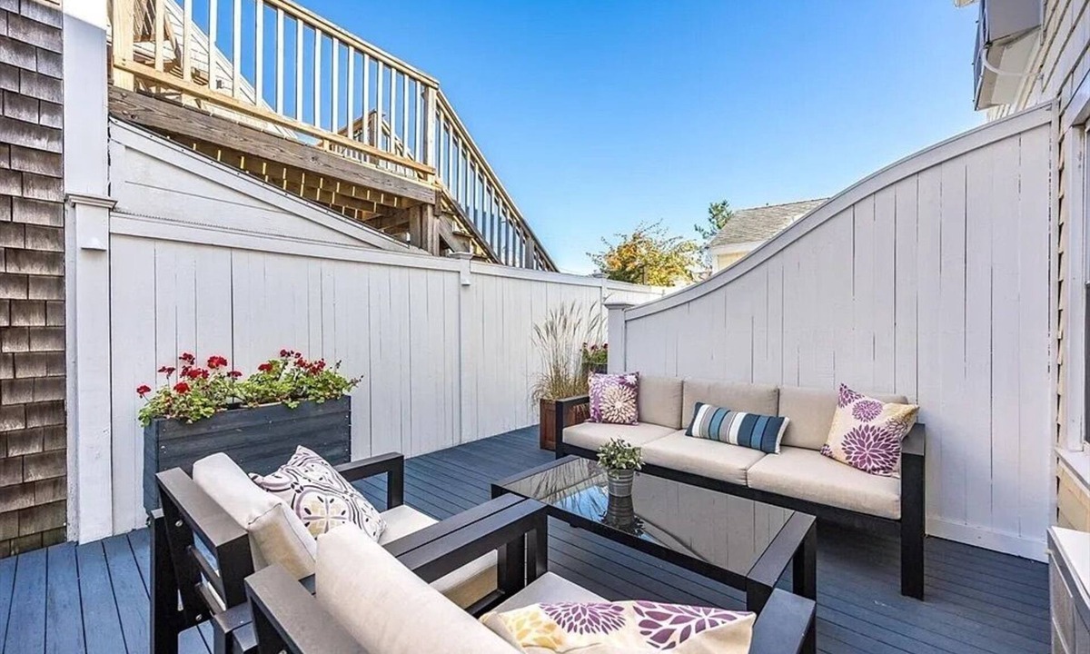 Provincetown Bed & Breakfast | Inn at 7 Central