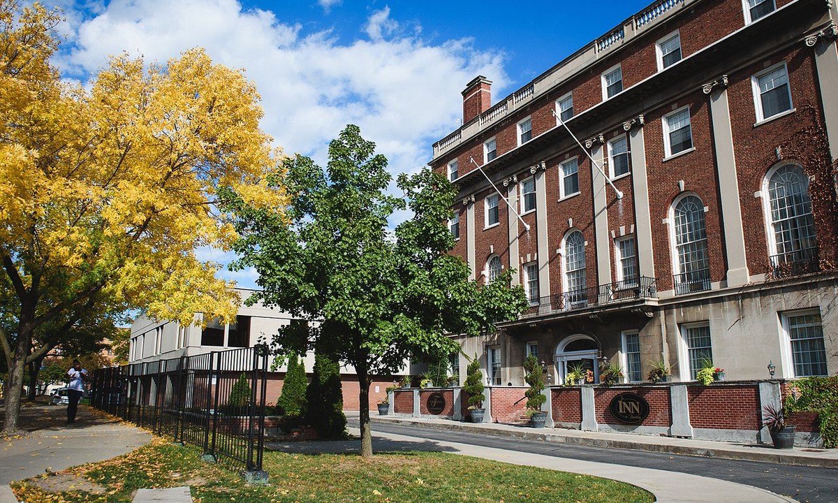 Central Business District Hotel | Inn on Broadway
