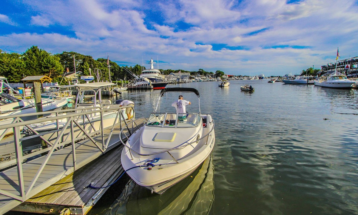 Falmouth Heights Hotel | InnSeason Resorts HarborWalk