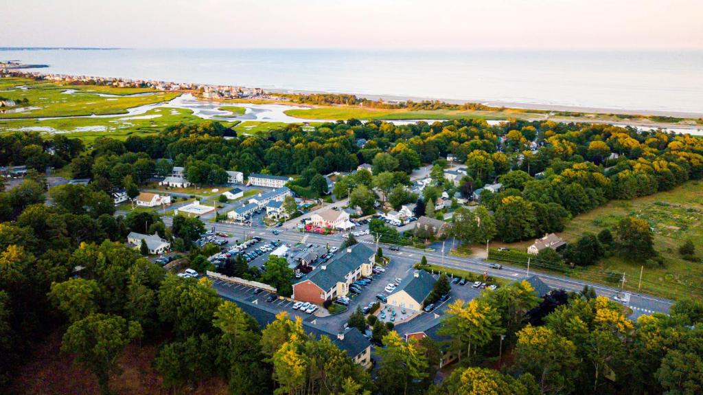 Ogunquit Resort | InnSeason Resorts The Falls at Ogunquit