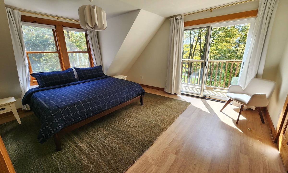 Montgomery Center Ski Chalet | Jay Peak Chalet: Hot Tub, Pool, Ski & Golf