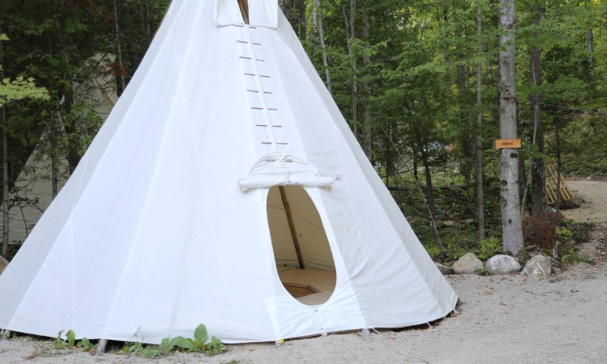 Markdale RV Rental | Jeronimo, Tipi for a group of 5