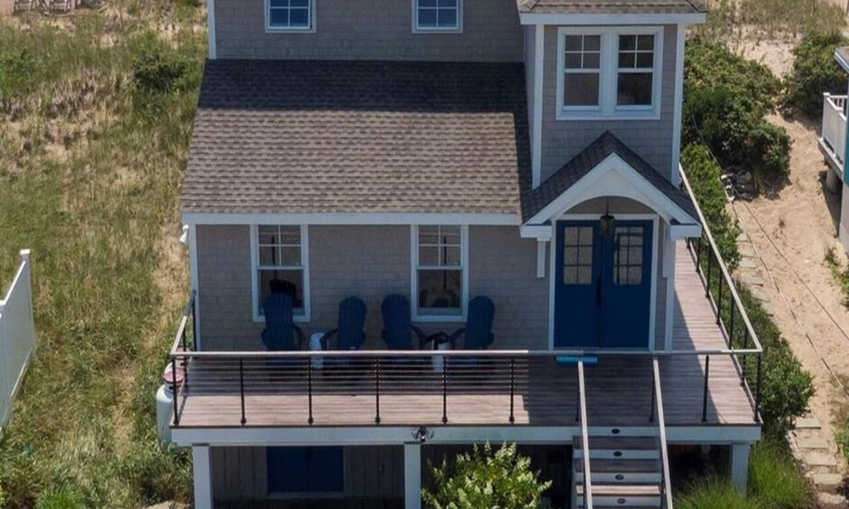 Westerly House | Jones Jones - Beautiful oceanfront home on Atlantic Avenue