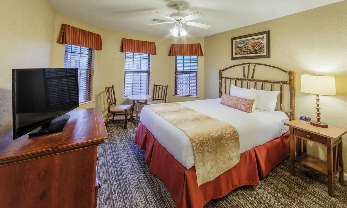 South Lee Resort | July 12-19 2026: Resort with 2 bedrooms and AC in the delightful Berkshires