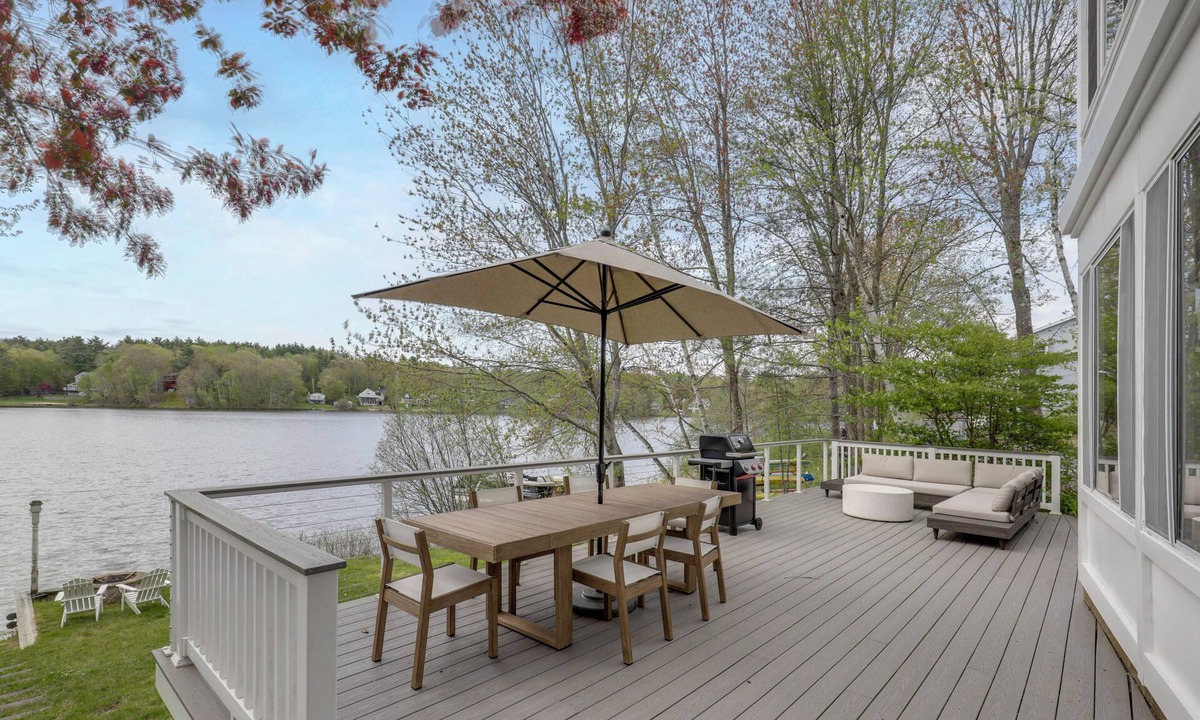 Barnstead House | Kayaks, Paddleboat! Lakefront Retreat in Barnstead