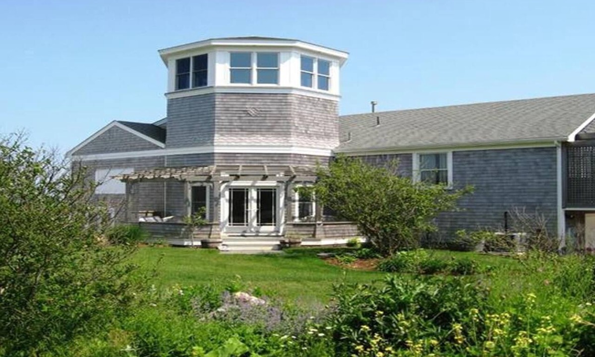 Green Hill House | Kerry s Folly Kerry s Folly Oceanfront home in Green Hill