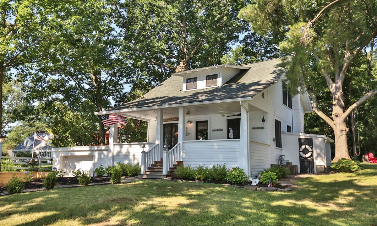 Town of Jerusalem House | Keuka Lake Charmer! Gorgeous Views, Huge Front Porch & Summer Fun