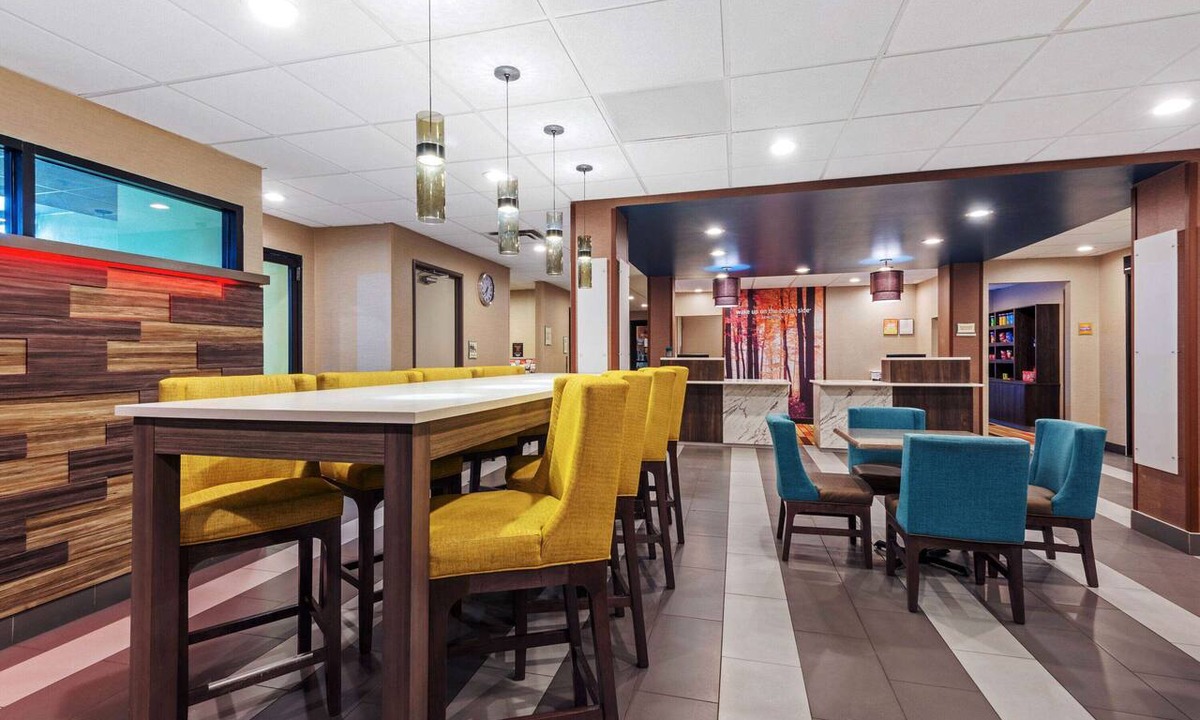 Jamestown Hotel | La Quinta Inn & Suites by Wyndham Jamestown