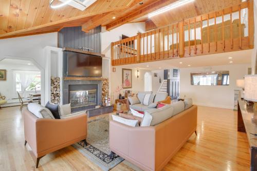 Lake Carmel House | Lake Carmel Access: Waterfront Home w/Deck!