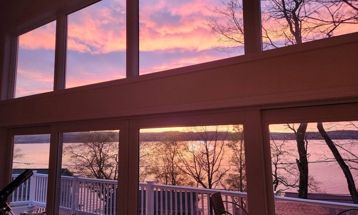 Rushville House | Lake House-Sunset Views-HOT TUB-Couples Retreat