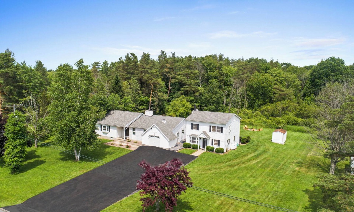 Mexico House | Lake Ontario Estate | Firepit + Grill + Fishing Charters