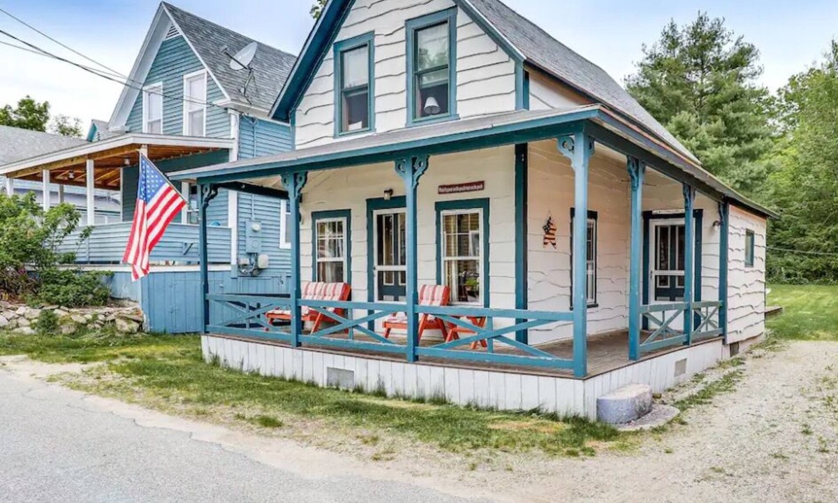 Blodgett Landing House | Lake Sunapee Family Retreat