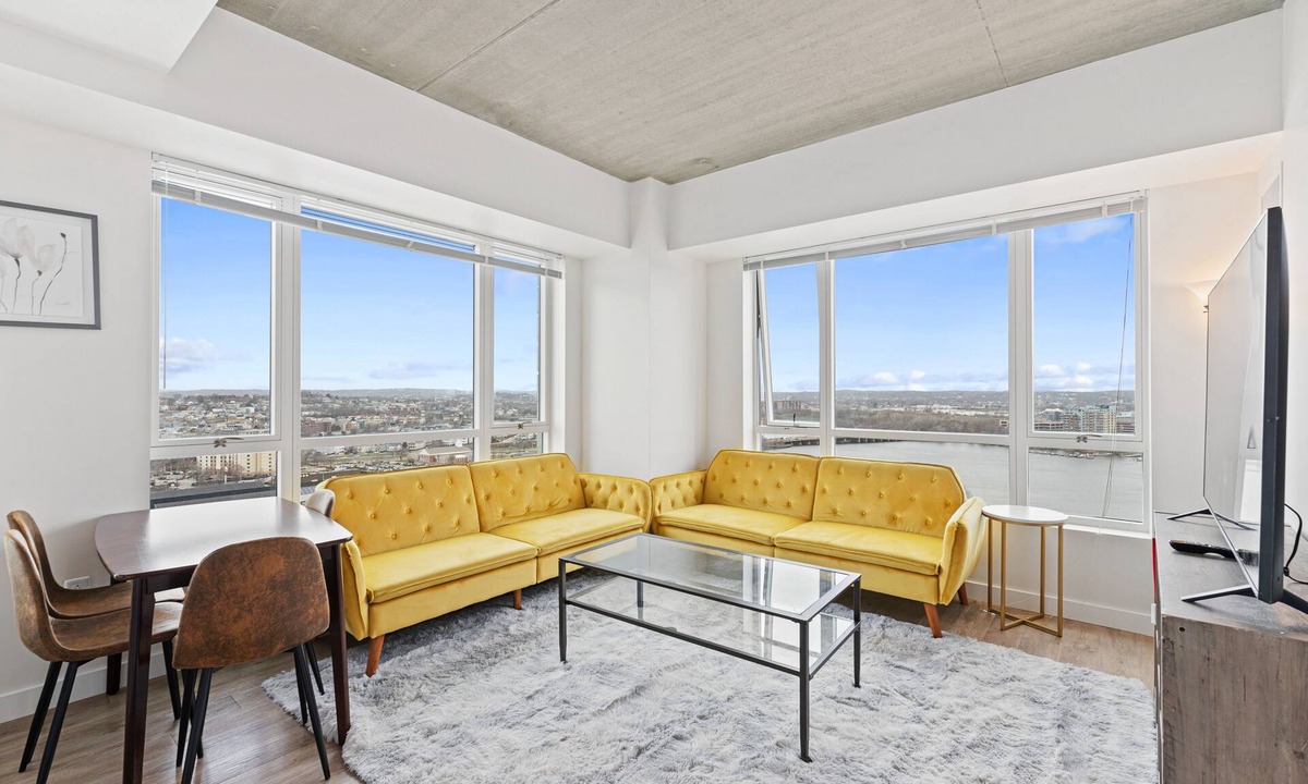 Assembly Square Apartment | Lake View Amazing 2BR 2BA Condo, W/D In unit