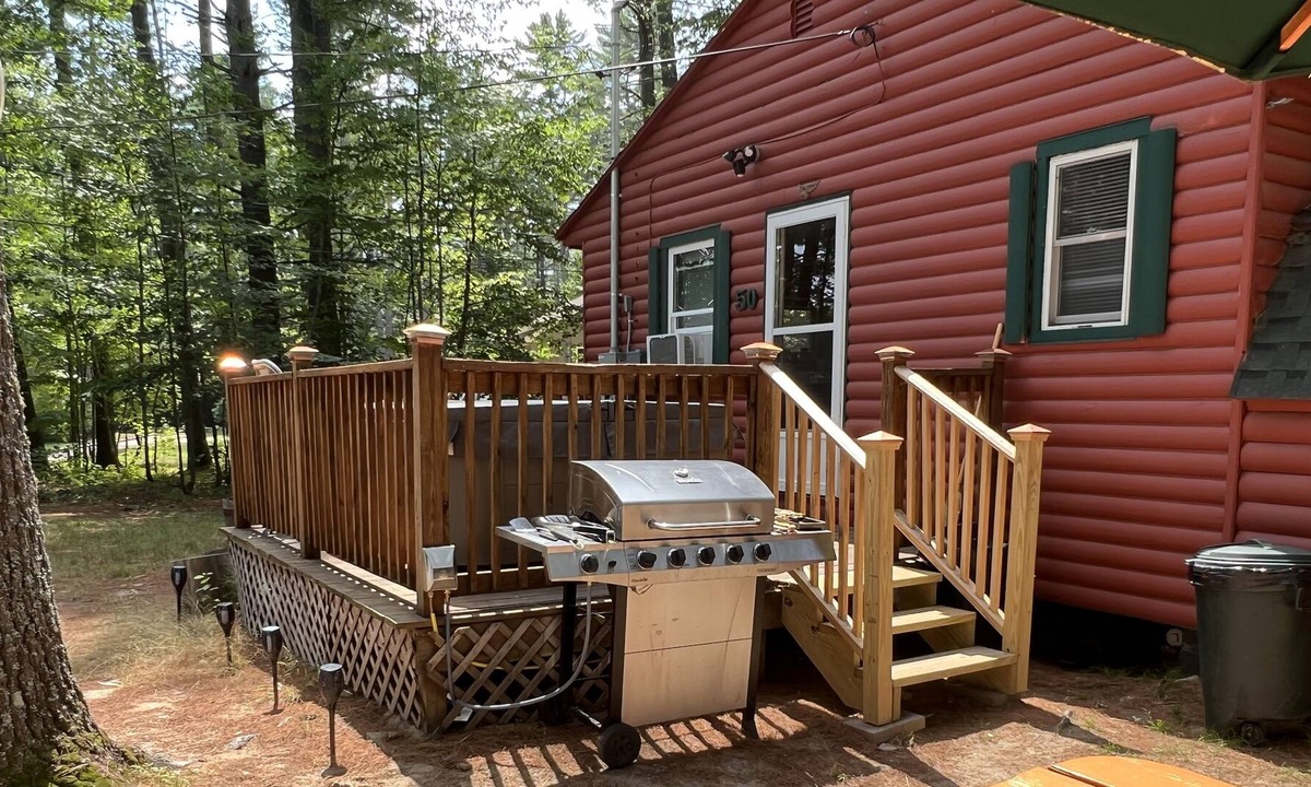 East Wakefield House | Lake View Cottage with Hammock/Swing & Fire Pit & Two New Jacuzzi Spa Hot Tubs