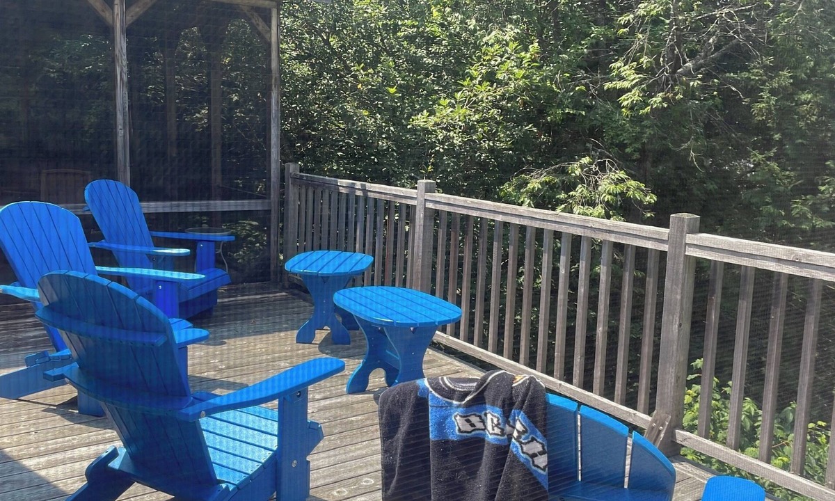 Saint-Faustin-Lac-Carre Cottage | Lakefront 5-Bedroom Chalet in Mont-Blanc - Monthly Rental (Laurentians)
