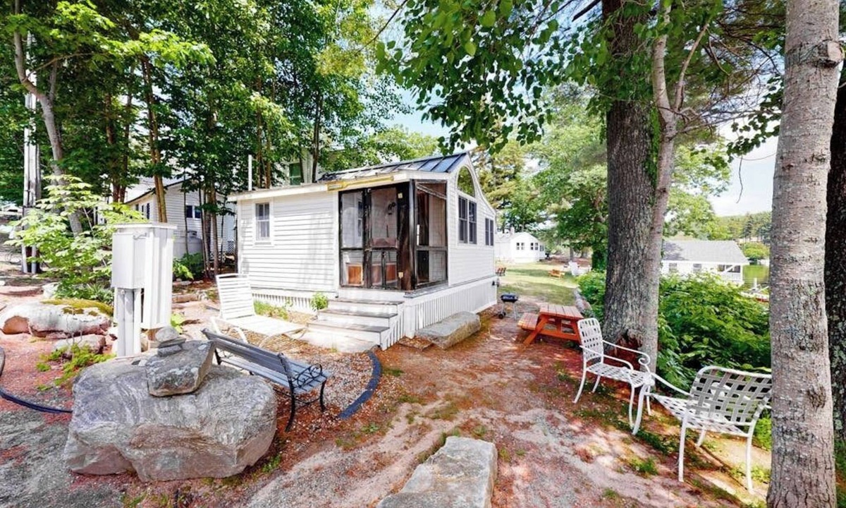 Windham Cottage | Lakefront cabin with shared firepit & access to Sebago Lake