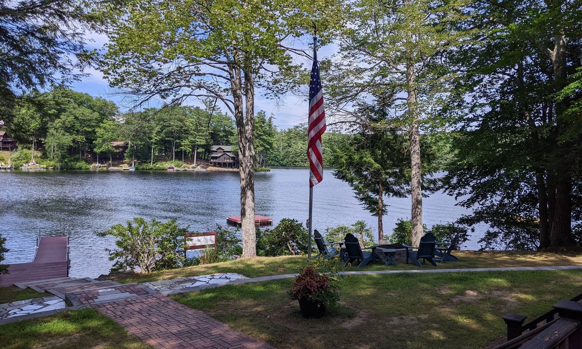 Weare House | Lakefront Cottage on Peaceful Horace Lake
