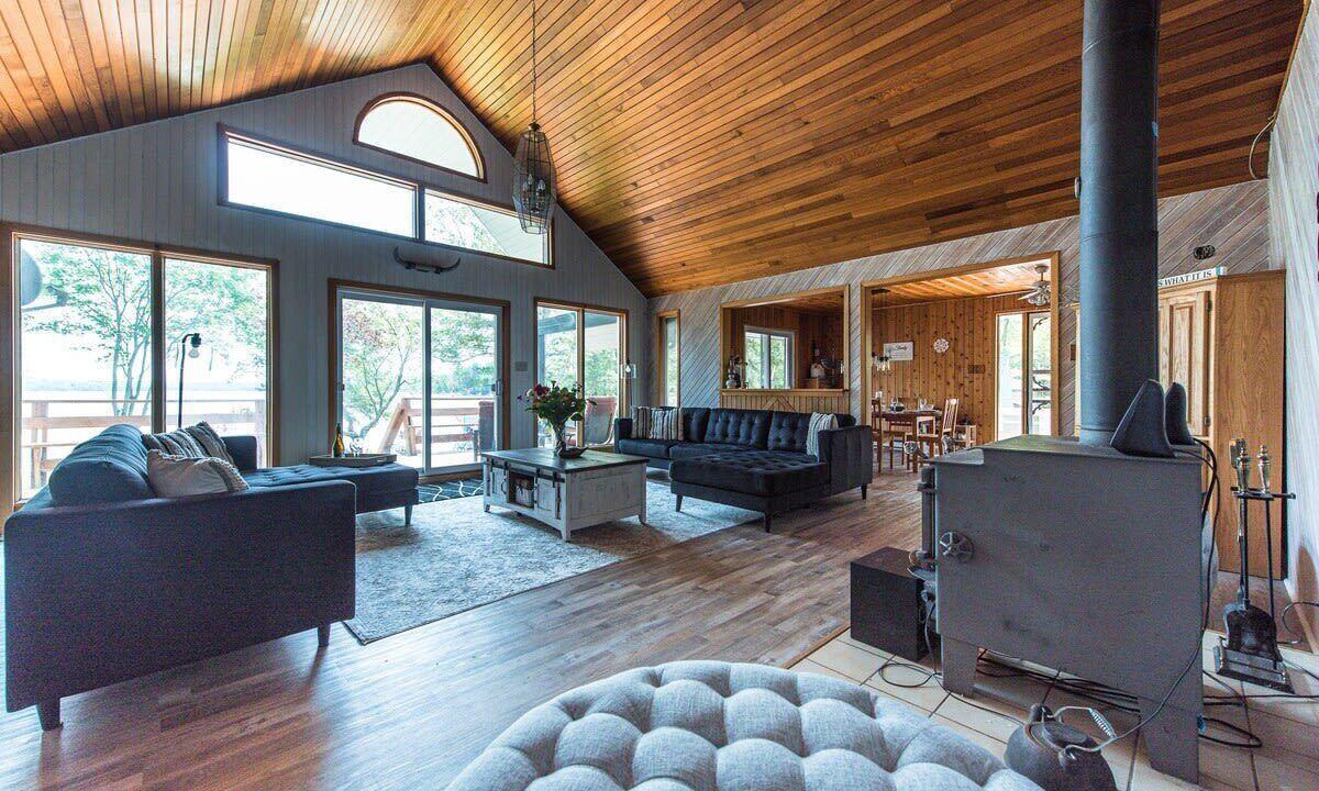Douro-Dummer Cottage | Lakefront Cottage with Cozy Cabin Appeal