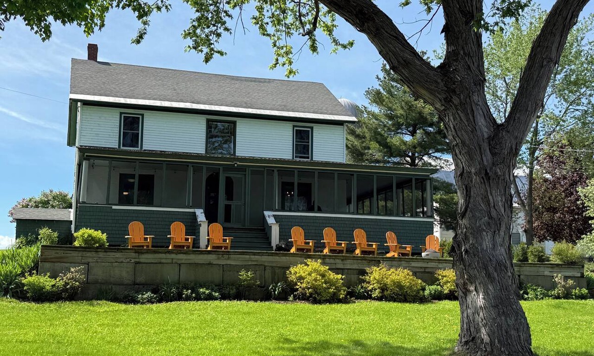 St. Albans House | Lakefront Farmhouse on Lake Champlain - Sleeps 12 - Fall Weekends
