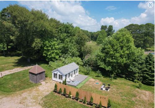Stonington House | Lakefront Guesthouse w Sunrise View Dock