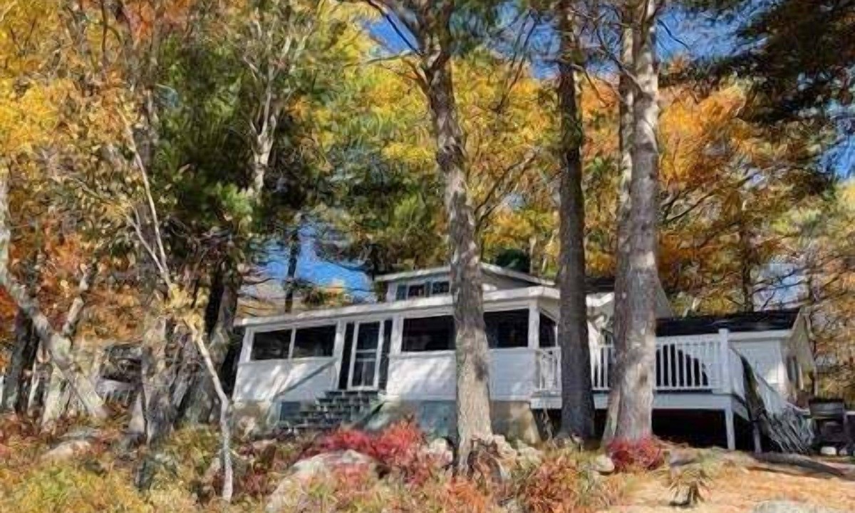 Freedom House | Lakefront home with views, water access for boating & swimming