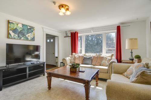 Oakland House | Lakefront Maine House ~ 4 Mi to Colby College