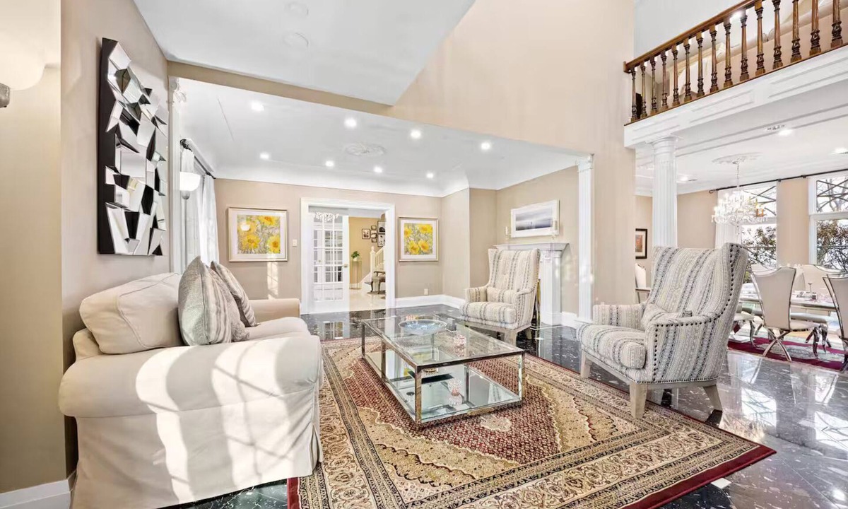 Burlington House | Lakefront Mansion ~Views ~Games ~Patio ~Pool Table