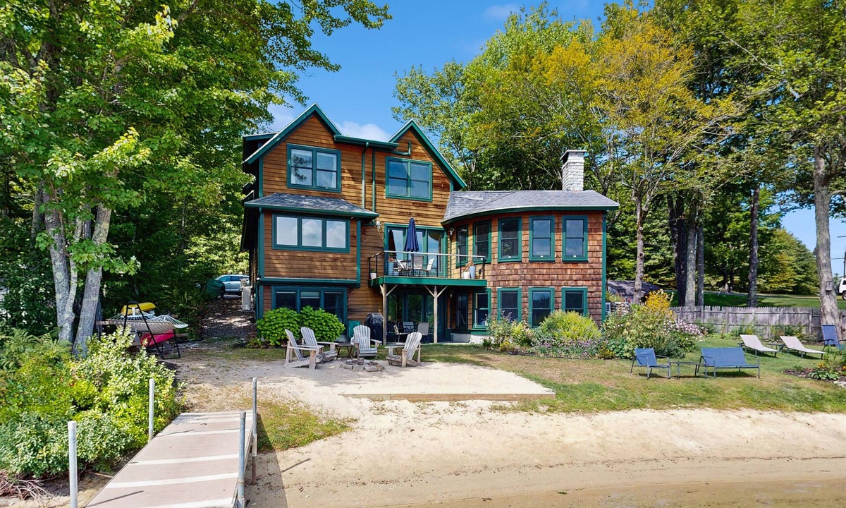 Casco House | Lakefront Retreat | Private Sandy Beach, Dock & Firepit | Game Room