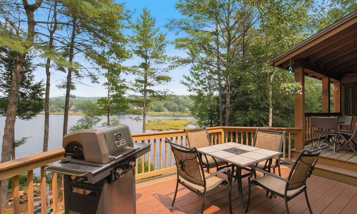 Sanbornton House | Lakefront Retreat: Swim, Kayak, Fish, and more!