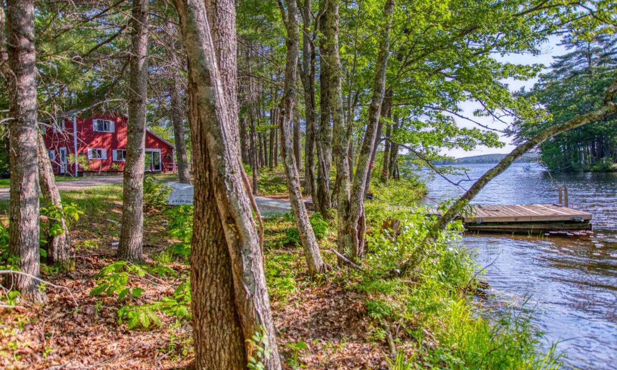Nobleboro House | Lakefront Retreat with Private Docks & Kayaks
