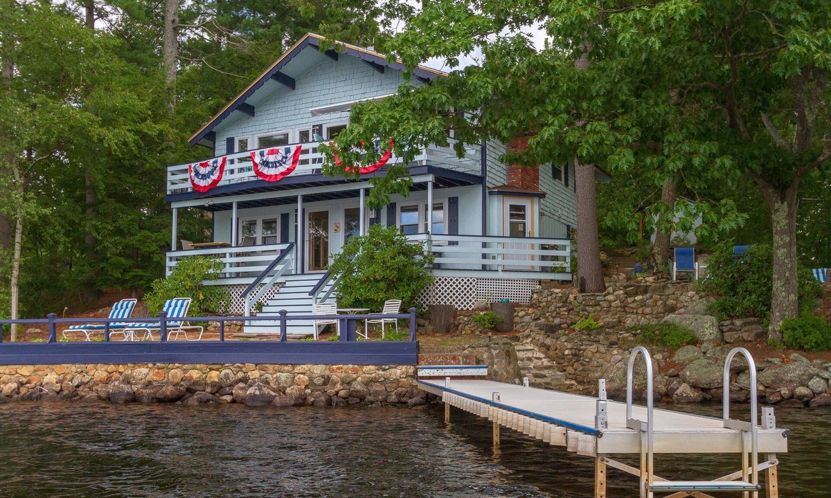 Barrington House | Lakehouse Retreat-a Hidden Gem on Swains Lake in Barrington NH