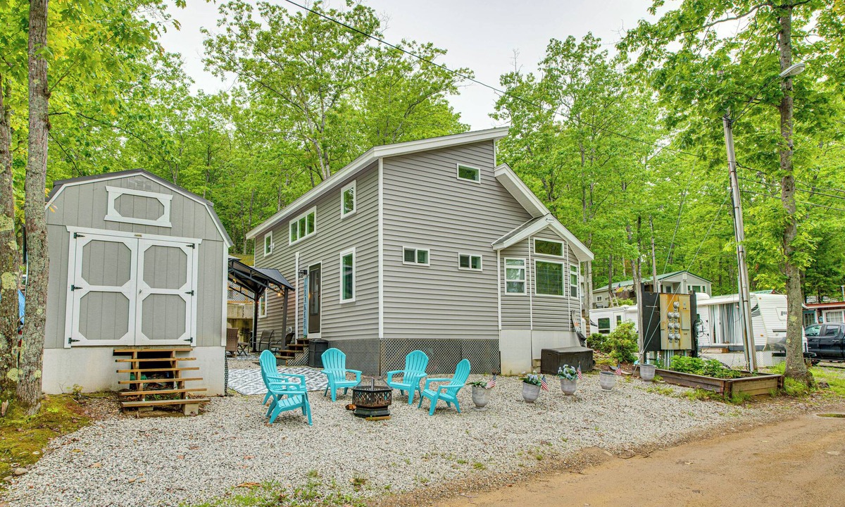 Lochmere Cabin | Lakehouse with Sandy Beach and Boating