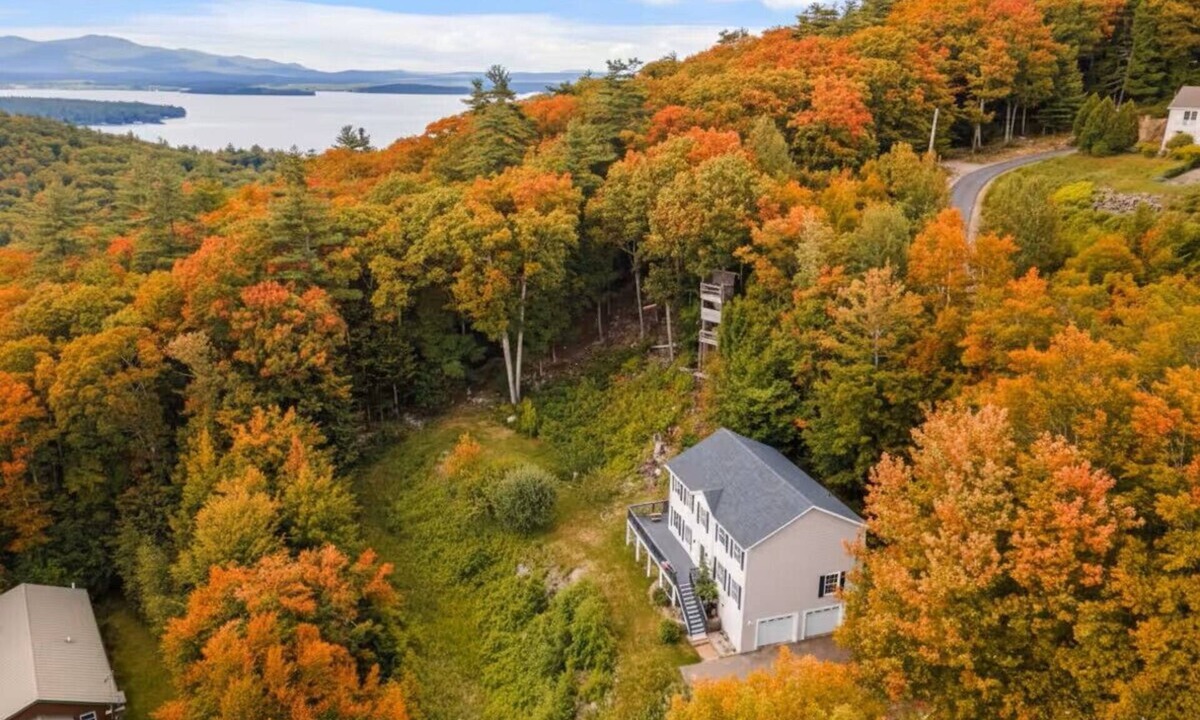 Gilford House | Lakes Region home, close to hiking, golf and more