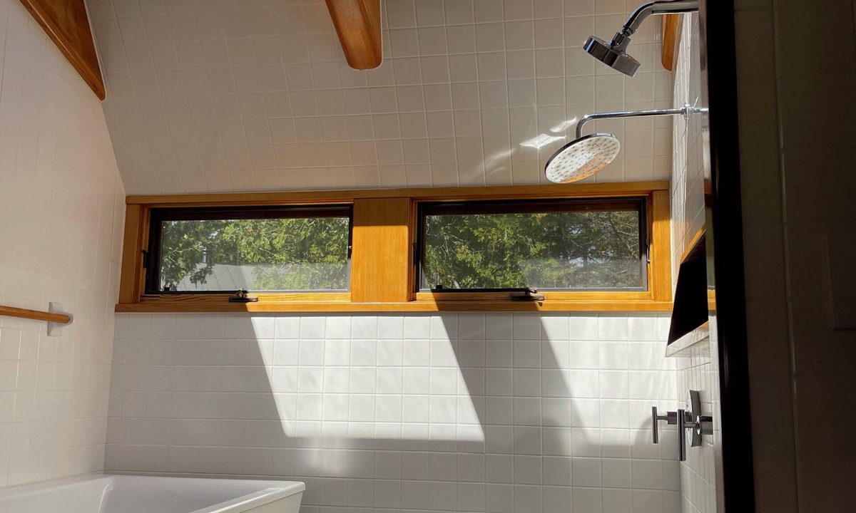 Seal Cove House | Lakeside 3-bedroom house in tranquil Tremont perfect for relaxing stays.