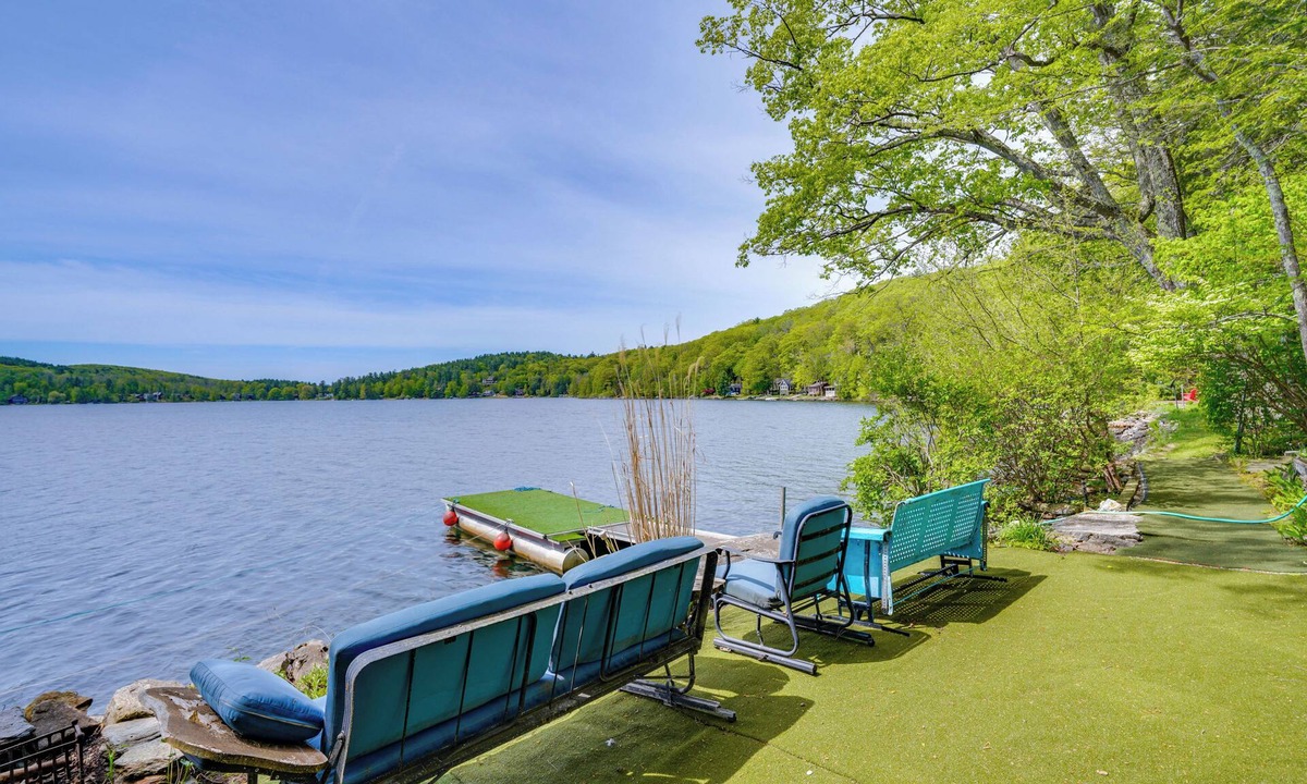 Berkshire Cabin | Lakeside Berkshires Cabin w/Private Dock & Views