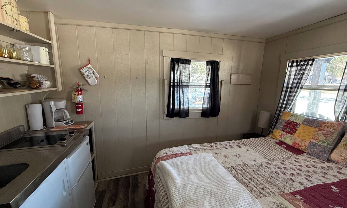 Holderness Cabin | Lakeside Cabin 1 with Kitchenette, Not Dog Friendly