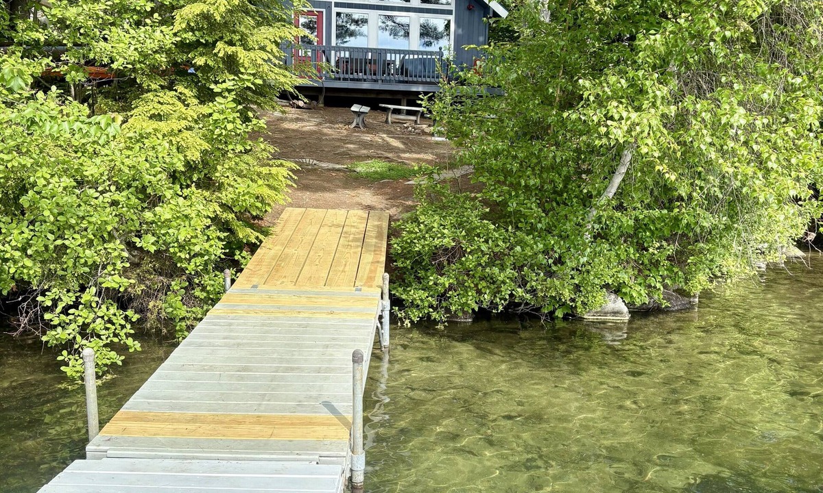Naples House | Lakeside cottage, pretty view of Trickey Pond. #gladview#trickeypond